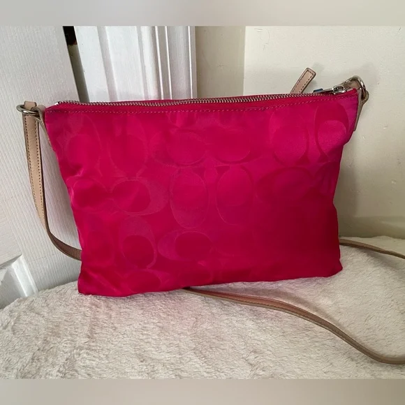 Coach Nylon Crossbody Bag EUC - Picture 2 of 7